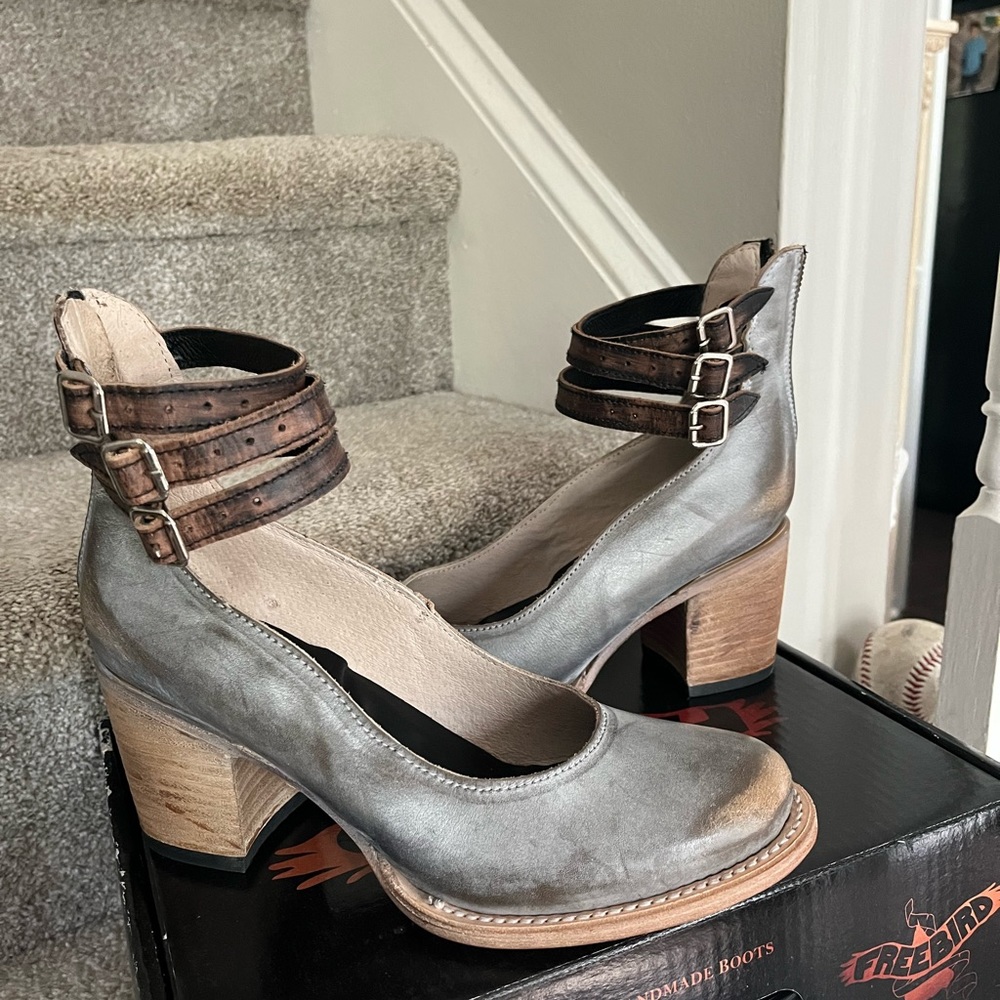 Gently used freebird randi size 9.